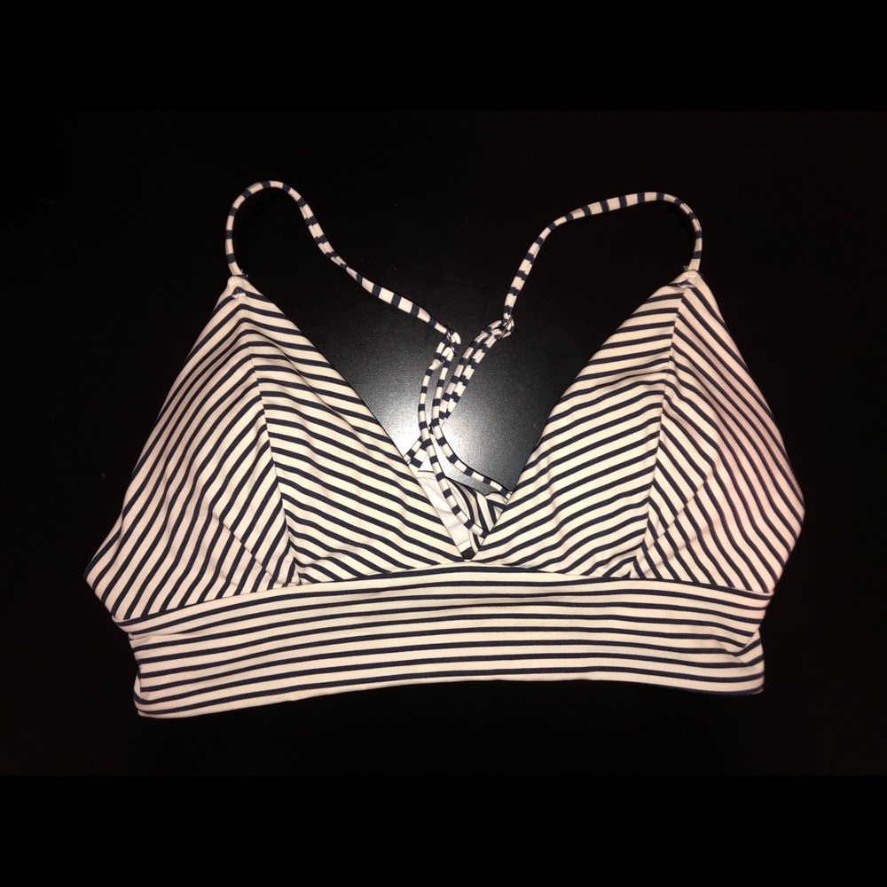 Stripped black and white triangle top